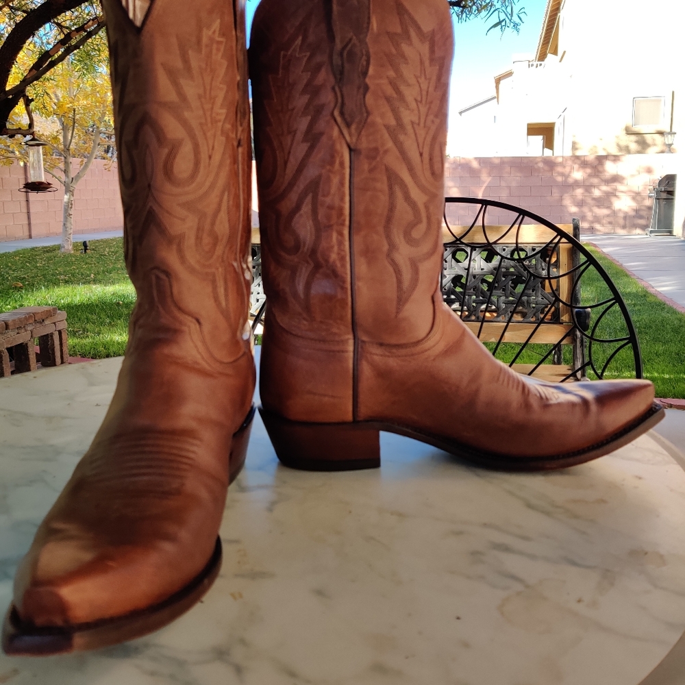 Men's tan Lucchese boots 10 2E